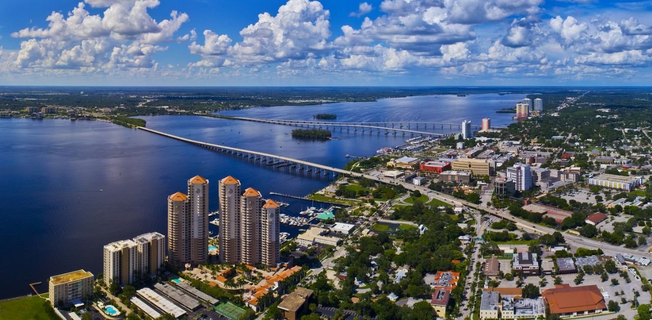 Frontier Airlines Fort Myers Office in Florida