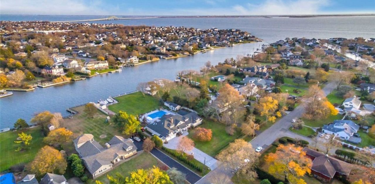 Spirit Airlines Islip Office in United States